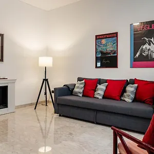 Caliph House 128 Bari